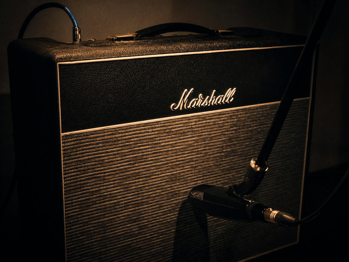 Nathan Dale's Marshall 1974XHW handwired guitar amplifier close-miked in the studio